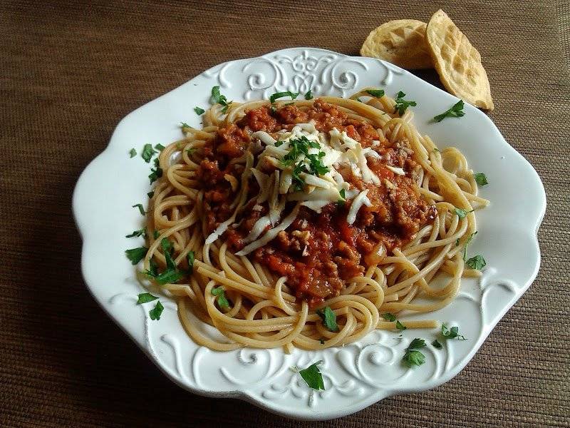 Spaghetti bolognese z oscypkiem
