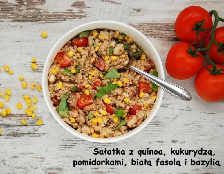 Sałatka z quinoa, pomidorami i kukurydzą