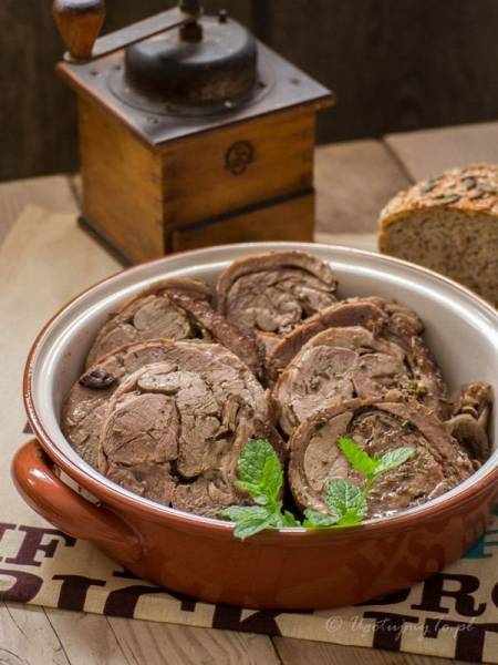 Pieczeń z baraniny marynowanej w oleju rzepakowym