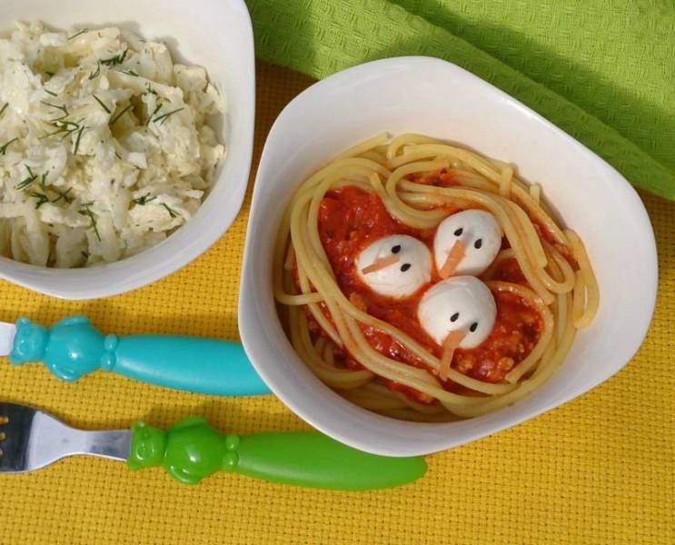 Spaghetti dla dzieci z łagodnym sosem pomidorowym  /mięso