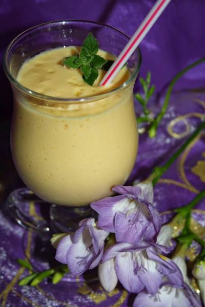 MANGO LASSI