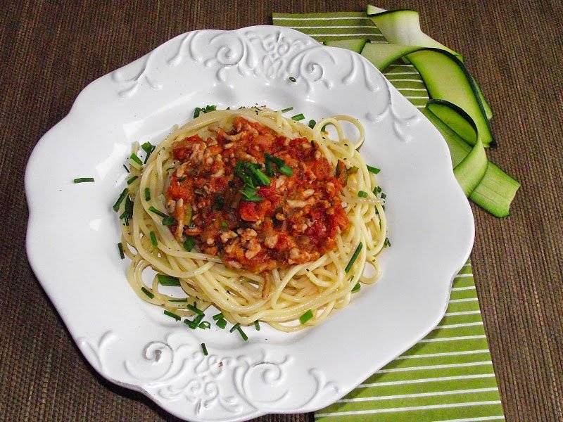 Spaghetti z sosem mięsno-cukiniowym