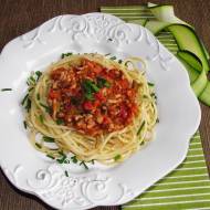 Spaghetti z sosem mięsno-cukiniowym