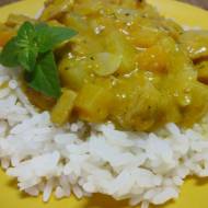 Kurczak w curry z dynią, ananasem i migdałami (bez glutenu, mleka i jajek)