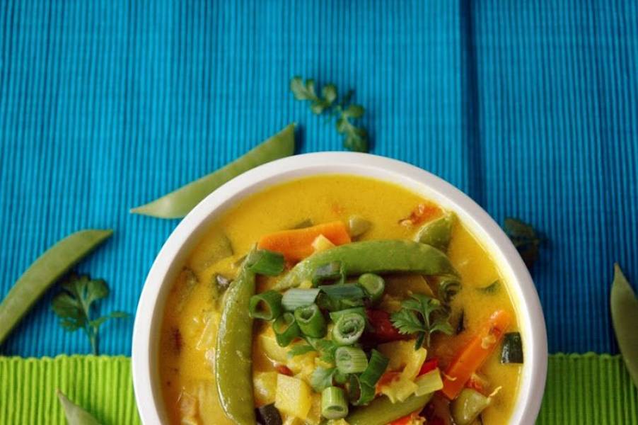 Vegańskie Massaman Curry z Warzywami