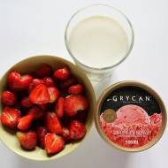 Na gorące dni...strawberry shake
