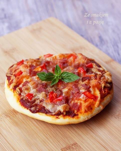 Pizzerinki z papryką i salami (kat. mięso)