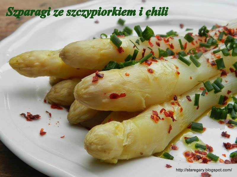 Szparagi ze szczypiorkiem i chili