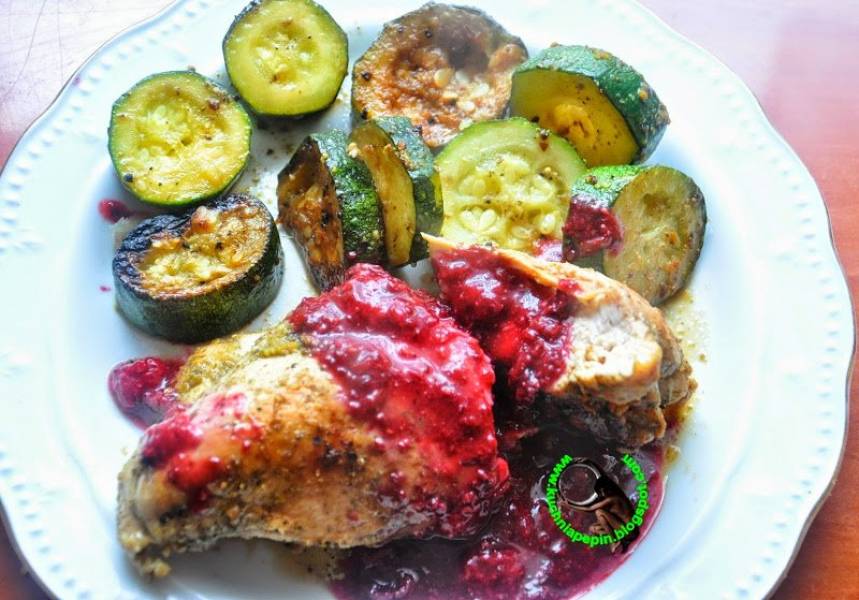 Chicken breast with zucchini - Pierś z kurczaka z cukinią