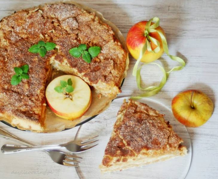 Jabłecznik sypany, czyli błyskawiczne i smaczne ciasto dla leniuszków