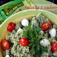 Sałatka z zielonym kuskus, mozzarellą i pomidorkami