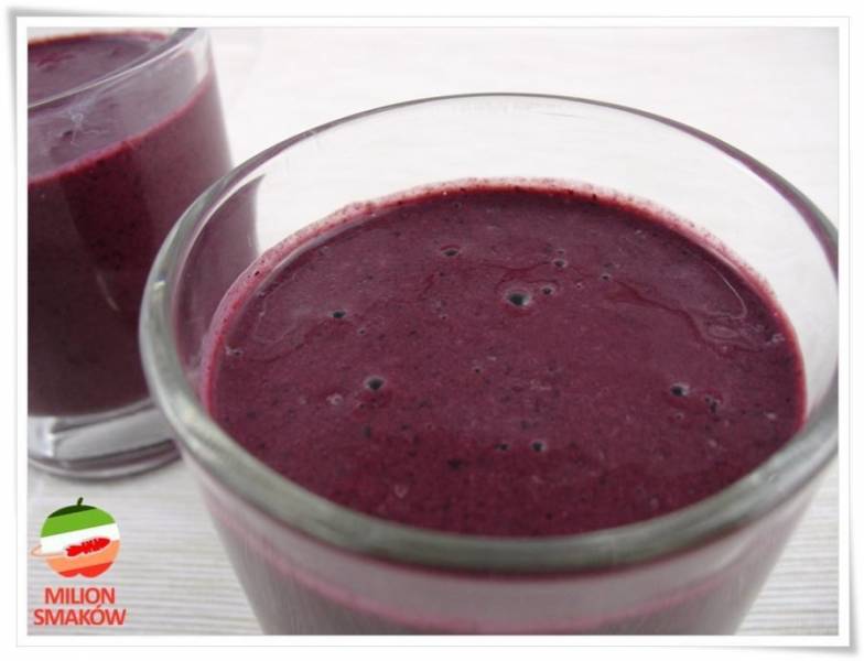 Oczyszczające smoothie jagodowo - grejfrutowe