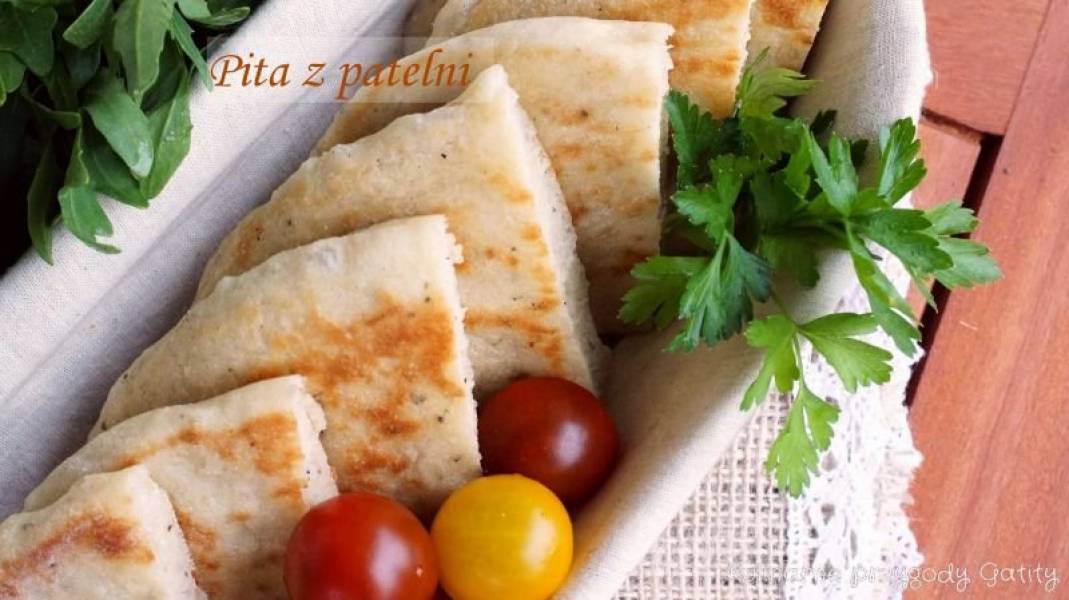 Chlebek pita z patelni