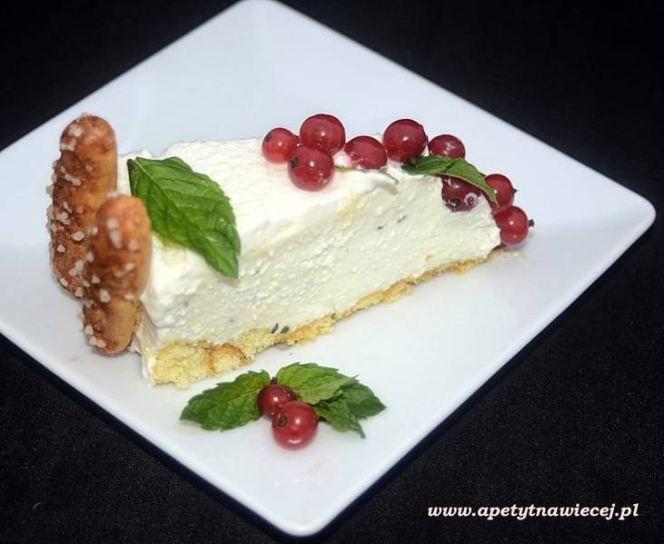 Sernik z miętą - orzeźwiający tort bez pieczenia  / Cheesecake with mint