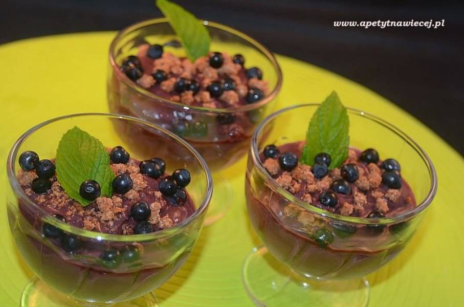 Deser jagodowy z mlekiem kokosowym / Berry dessert with coconut milk