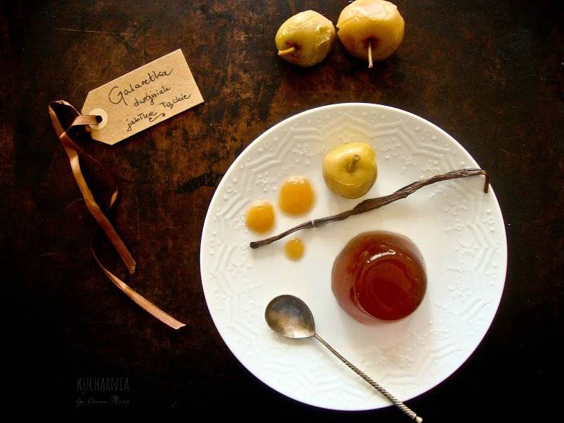 Galaretka z miodu pitnego z jabłkami łąckimi i miodem kurpiowskim