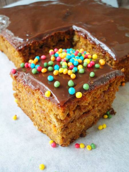 Dietetyczne ciasto marchewkowe bez cukru