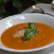 Zupa krem z pieczonej dyni i pomidorów