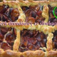 Placek drożdżowy ze śliwkami--Torta di lievito con le prugne .