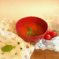 Krem z pomidorów ze świeżą bazylią i melisą
