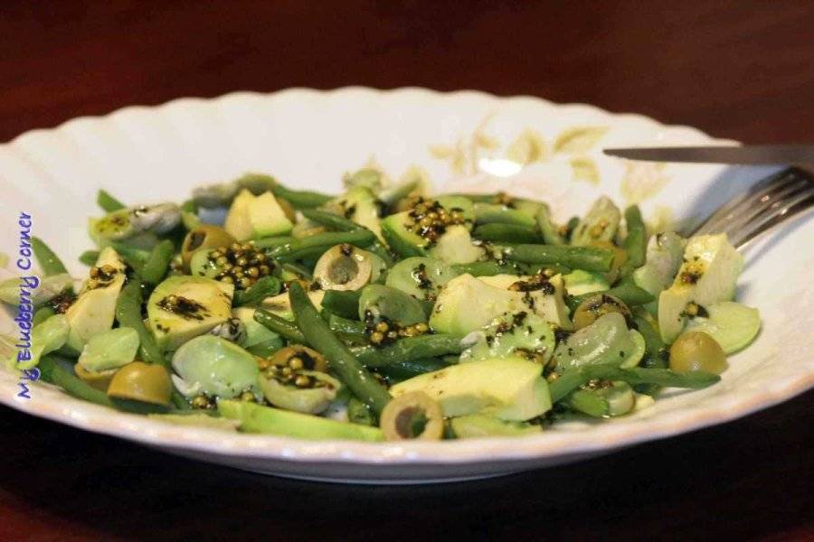 Zielona sałatka z miętowym dressingiem
