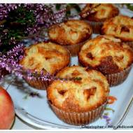 Muffinki z jabłkami i węgierkami