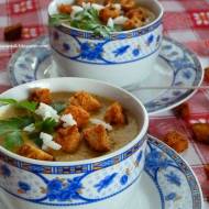 Pieczarkowa zupa-krem z grzankami