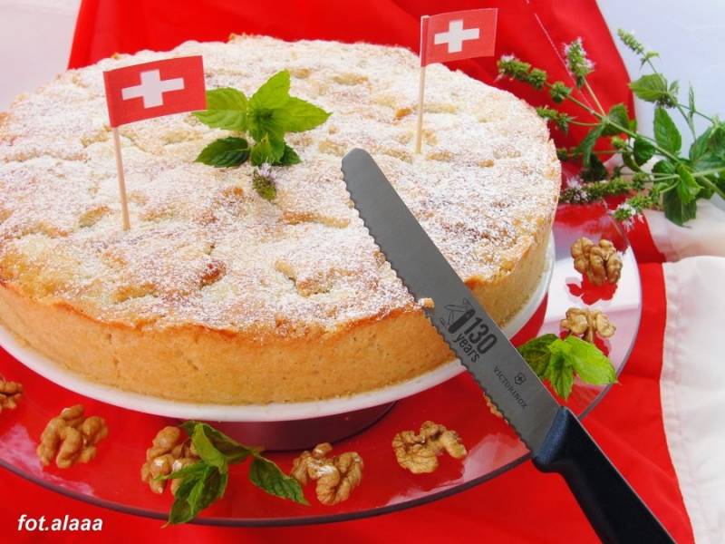 Szwajcarski Orzech Pie lub Bündner Nusstorte