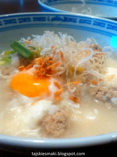 Joke Moo Sub, czyli tajska zupa śniadaniowa (โจ๊กหมูสับ)