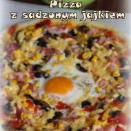 Pizza z sadzonym jajkiem