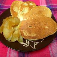 Na śniadanie zamiast chleba - pancakes. Z karmelizowanymi jabłkami