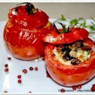 Pomidory zapiekane z borowikami i jajkami