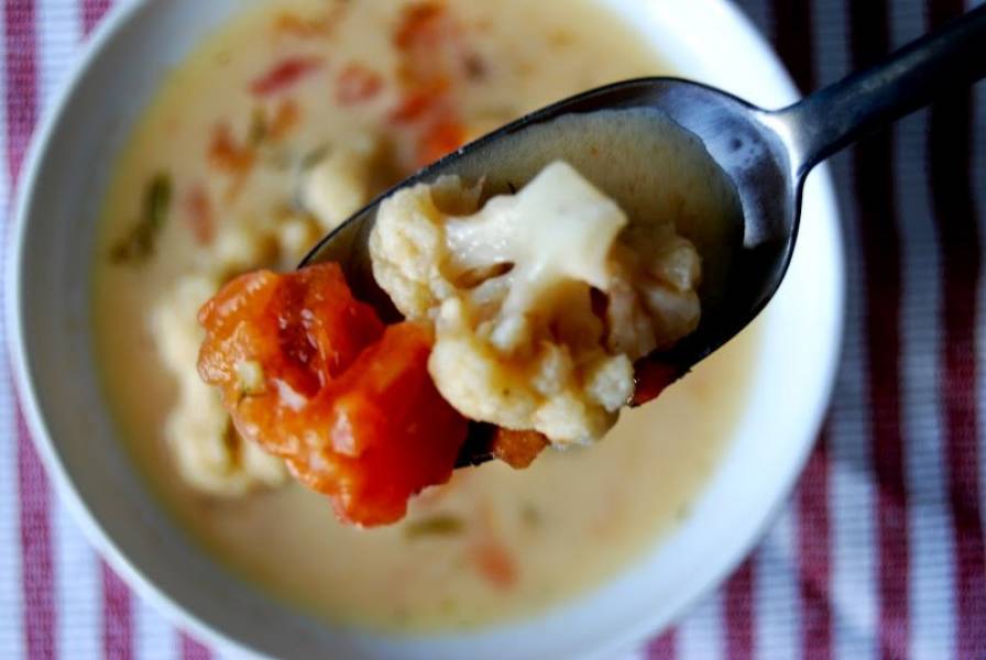Zupa kalafiorowo-pomidorowa