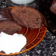 kladdkaka-szwedzkie szybkie ciasto kakaowe z bitą śmietaną...