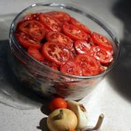 Karkówka w pomidorach z pieczarkami i papryką