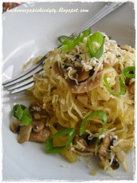 Spaghetti bez makaronu, czyli dynia makaronowa z pieczarkami