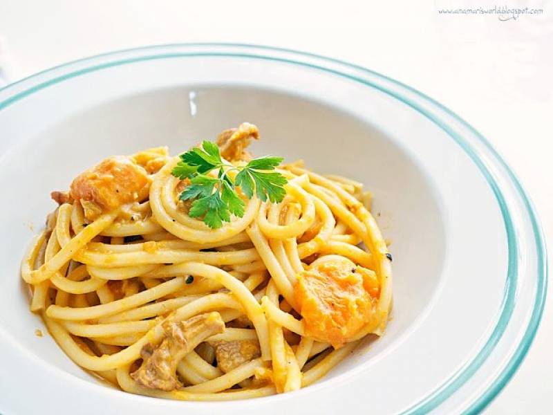 Spaghetti Bucatini z dynią i kurkami