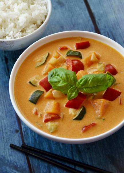 Tajskie czerwone curry z warzywami