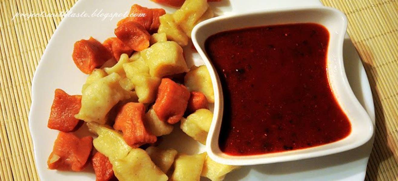 Włoskie gnocchi z polskim akcentem i sos pomidorowy / Italian gnocchi with a Polish accent and tomato sauce