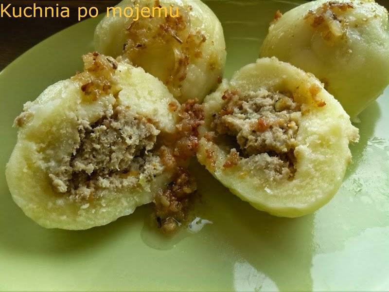 Domowe pyzy z mięsem na obiad. Pyszny sposób na wykorzystanie mięsa z rosołu