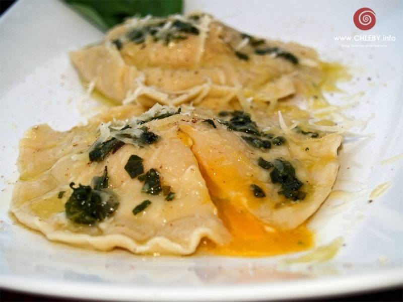 Ravioli z ricottą i wypływającym żółtkiem - Farsz Niepodległości 2014
