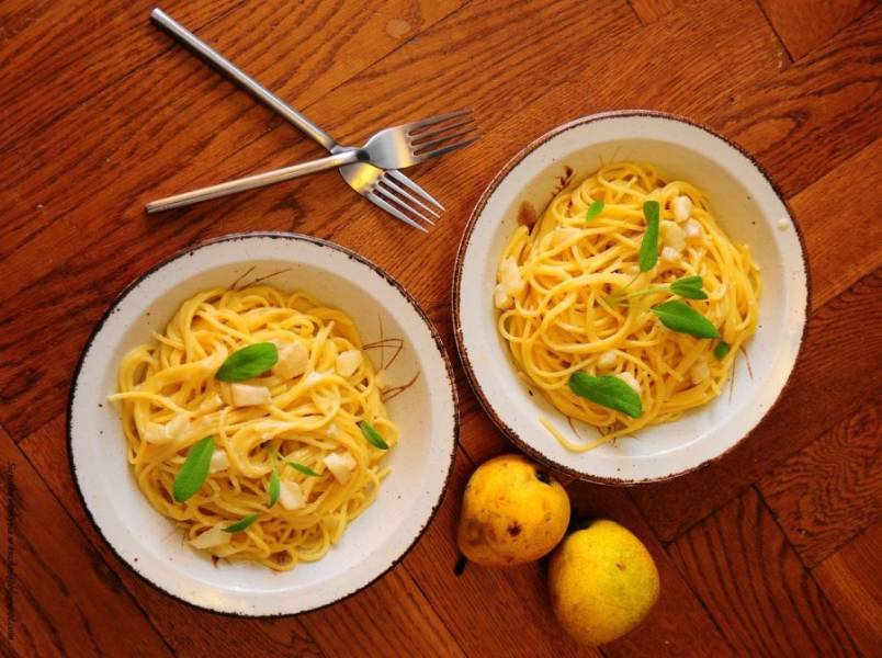 Spaghetti z gruszką i gorgonzolą