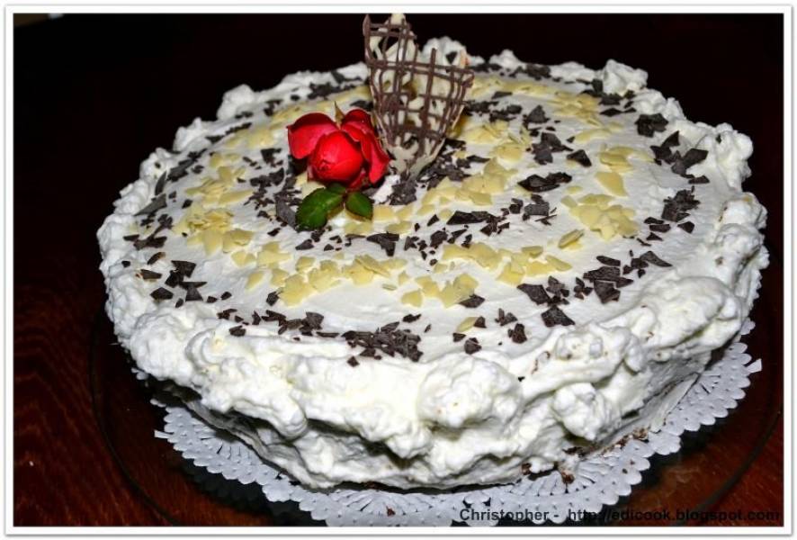 Tort czarno-biały z pumpernikla