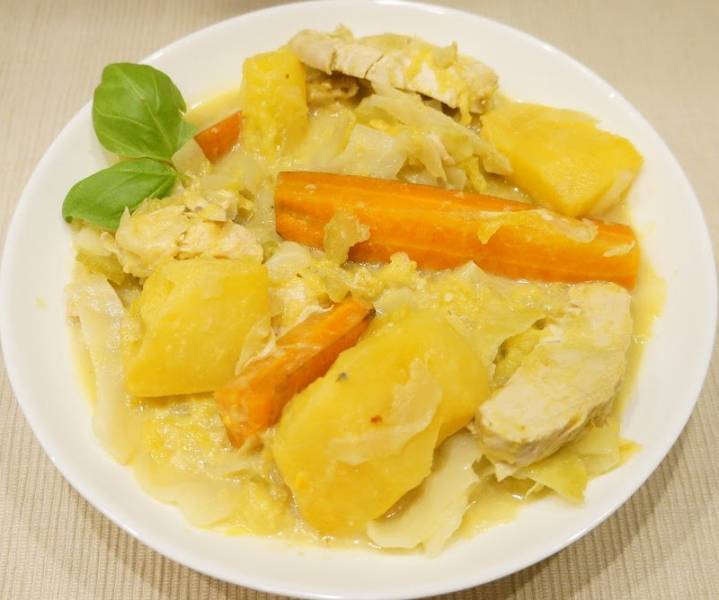 Curry z dyni z warzywami i kurczakiem