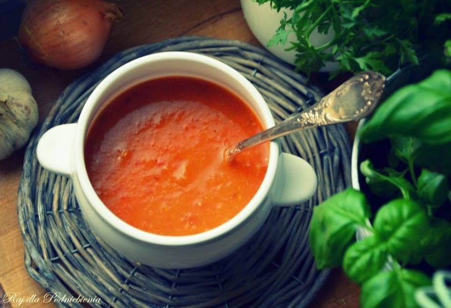 Zupa paprykowo-pomarańczowa z selerem naciowym