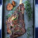 Pieczony udziec jagnięcy