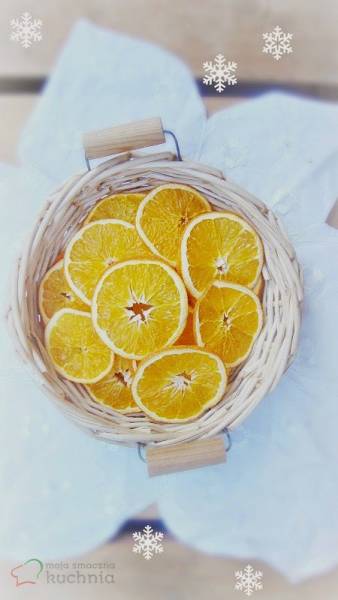 Jak suszyć owoce? Suszone plastry pomarańczy