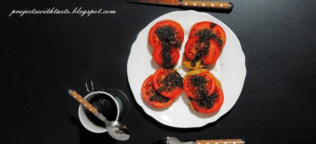 Grzanki z pomidorem i masłem / Toast with tomato and butter