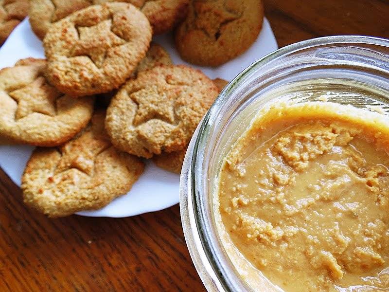 Peanut butter monster cookies, czyli wegańskie ciasteczka z masłem orzechowym