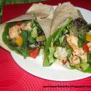 Tortilla z kurczakiem i warzywami z parowaru